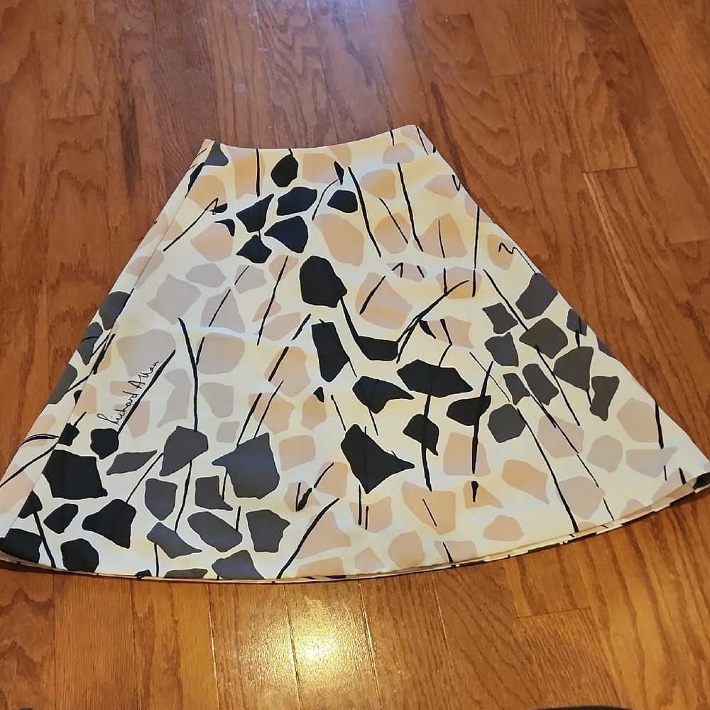 Richard Allen  A-Line Skirt in Black and Cream